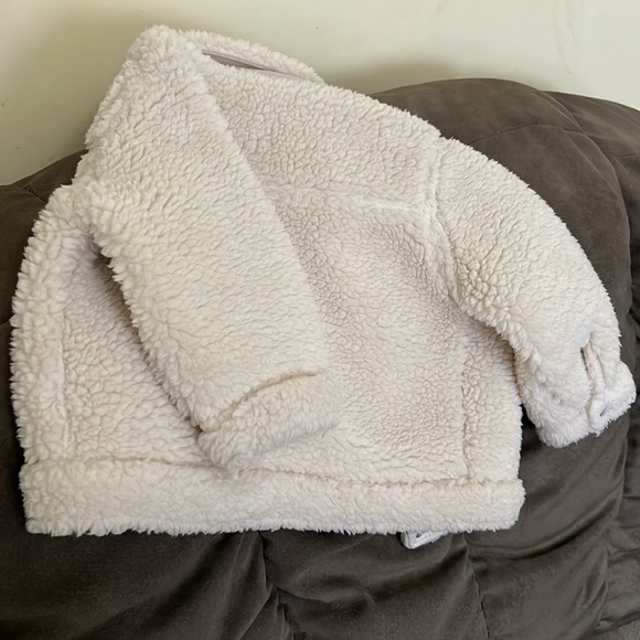 Carter’s Jacket - Picture 7 of 7